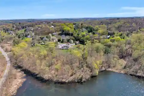 Prestigious 8-acre Estate Site