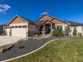 Custom One Owner Eagle Ridge Rancher