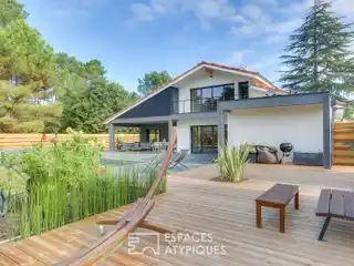 Ultra-Contemporary Villa with Stunning Nature Views
