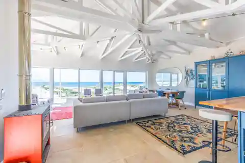Beachfront Bliss with Panoramic Ocean Views