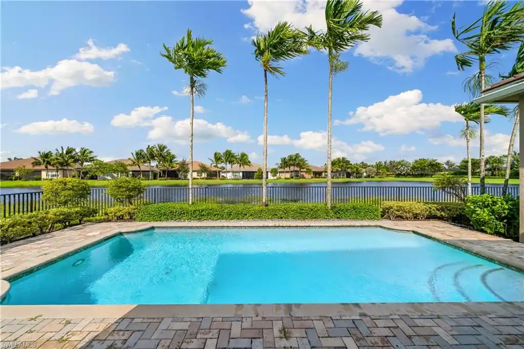 Gorgeous Open Concept Home in Valencia of Bonita
