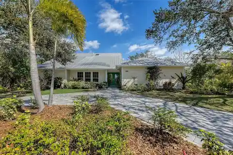 Spacious Five Bedroom Home in the Heart of Siesta Key