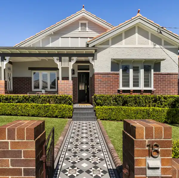LIKE-NEW RESORT-STYLE FAMILY HOME