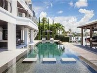 MASTERFUL MODERN MANSION IN NAPLES