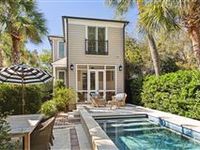 CHARMING QUEEN ANNE HOME IN CHARLESTON