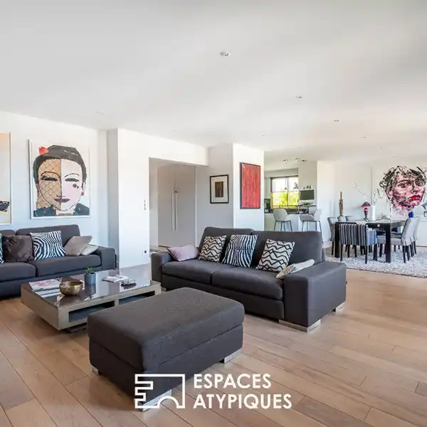 BRIGHT, SPACIOUS PENTHOUSE WITH TRIPLE EXPOSURE