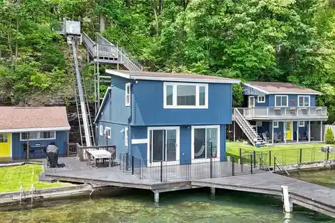 Beautifully Maintained Seneca Lake Cottage