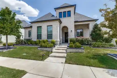 Modern and Chic Toll Brothers Masterpiece