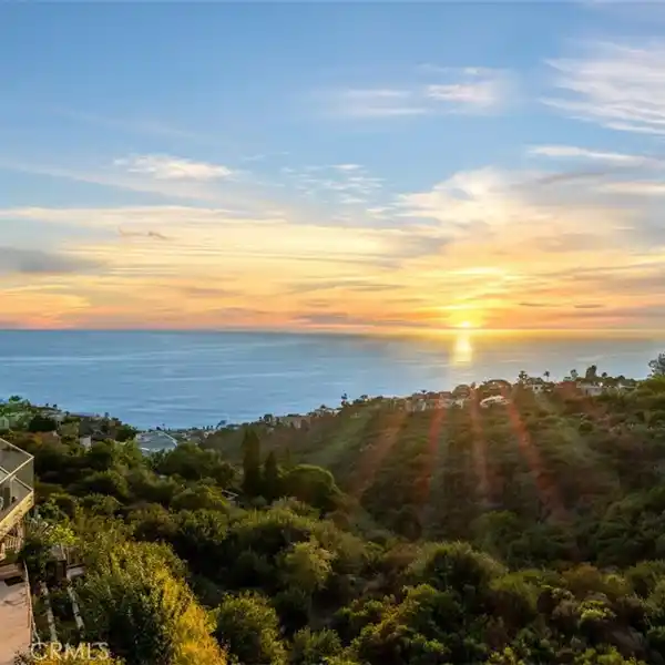 ICONIC MID-CENTURY OCEANVIEW ARCHITECTURAL MASTERPIECE