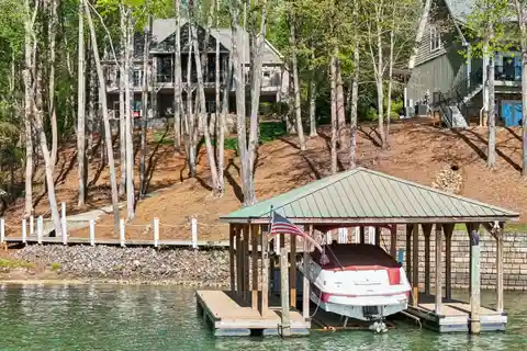 Turnkey Waterfront Retreat