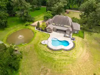 Elegant Country Escape with Lavish Amenities