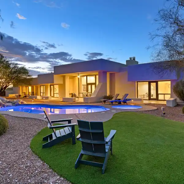 SHOW-STOPPING DESERT CONTEMPORARY