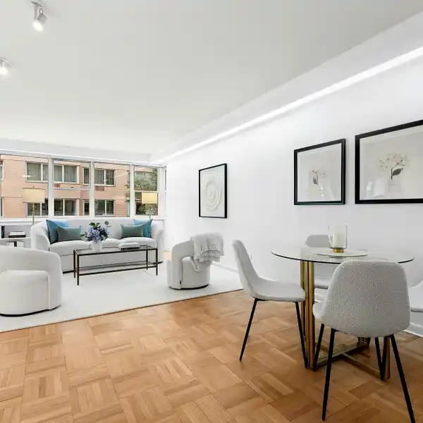 PEACEFUL LIVING IN THE HEART OF THE CITY