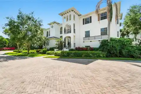 Paradise in Breakwater at Pelican Bay