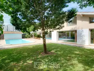 Relaxing Poolside Retreat Minutes from Ocean