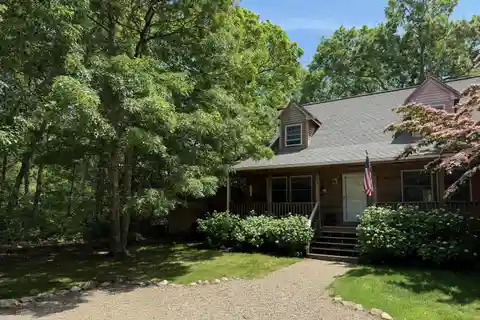 Centrally Located Vineyard Haven Home