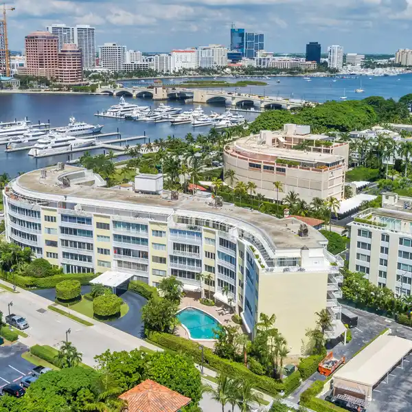 OUTSTANDING OPPORTUNITY IN AN EXCEPTIONAL BUILDING