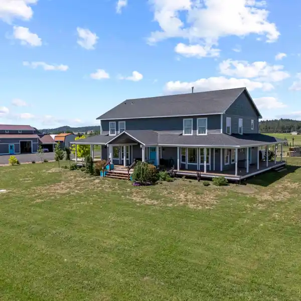 RURAL LIVING WITH MODERN COMFORT