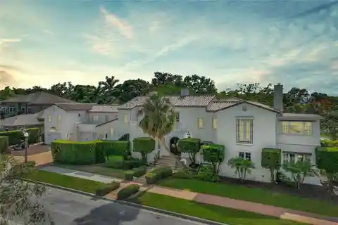 Sprawling Estate in Belleair