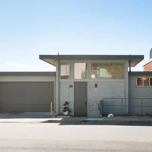 MID-CENTURY GEM WITH SWEEPING SOUTHERN VIEWS