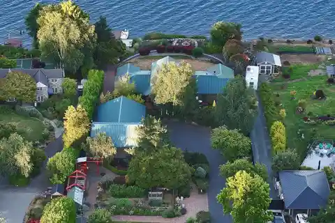 Magical Waterfront Retreat