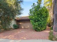 END UNIT TOWNHOUSE IN PRESTIGIOUS BEL AIR RIDGE