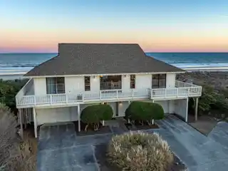 Beachfront Residence on Figure 8 Island