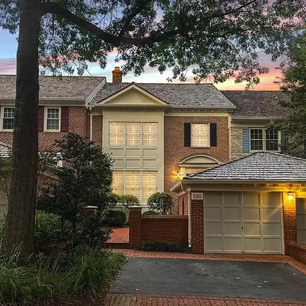 BEAUTIFULLY UPDATED TOWNHOME OVERLOOKING GOLF COURSE