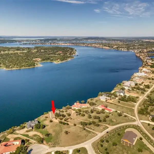 INCREDIBLE HOME IN SOUGHT-AFTER SPORTSMAN'S WORLD