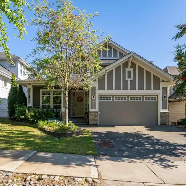 BRIGHT, STYLISH HOME WITH TOP-TIER FINISHES