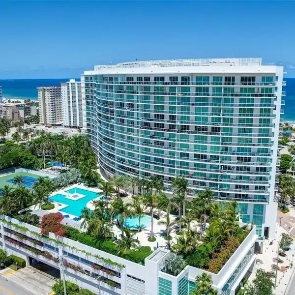 EXCEPTIONAL RESIDENCE AT THE PLAZA AT OCEANSIDE
