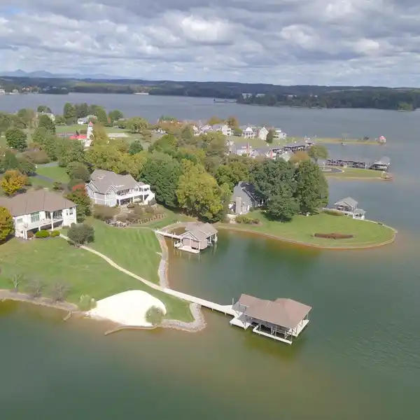 STUNNING LAKEFRONT HOME WITH OVERSIZED BOATDOCK
