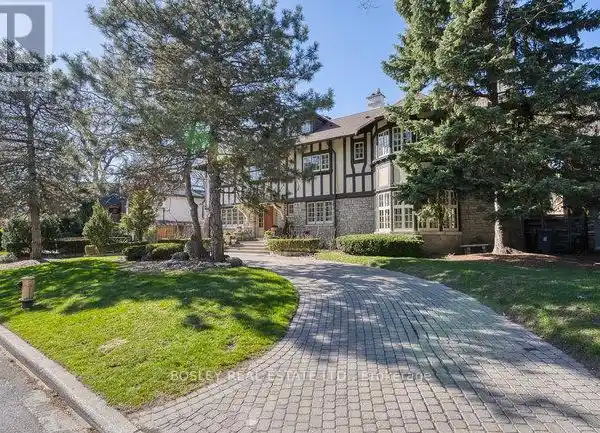 GRAND CIRCA 1908 RESIDENCE