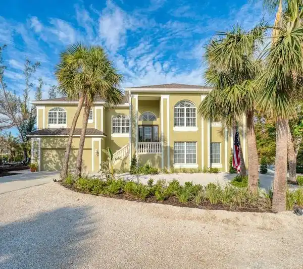 TROPICAL RETREAT ON SANIBEL ISLAND