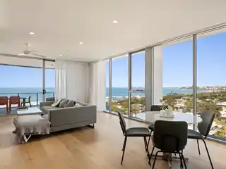 Beachfront Skyhome - Awe Inspiring Views
