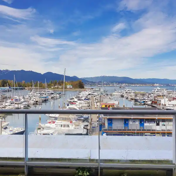 EXCEPTIONAL WATERFRONT TOWNHOME