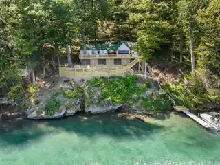 Charming Lakeside Retreat with Private Bunkhouse