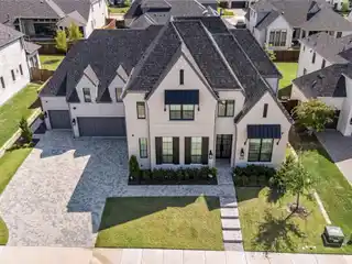 Opulent Design Meets Modern Architectural Brilliance