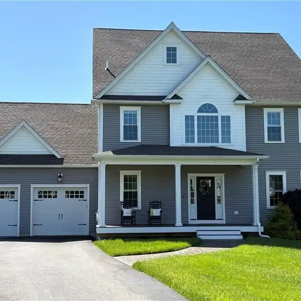 MODERN COLONIAL SURROUNDED BY CONSERVATION LAND