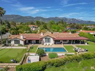 Single-Level Retreat with Sweeping Views