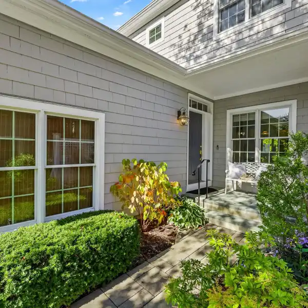 SUN-DRENCHED TOWNHOME AT PLEASANTVILLE COUNTRY CLUB