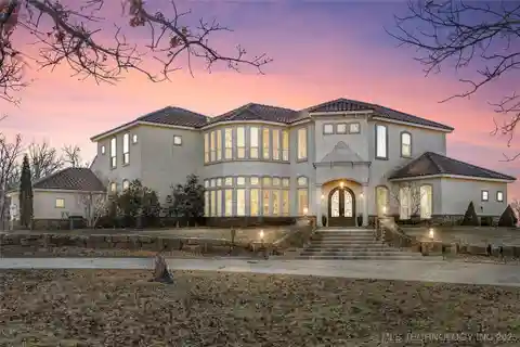 Extraordinary Ten-acre Luxury Estate