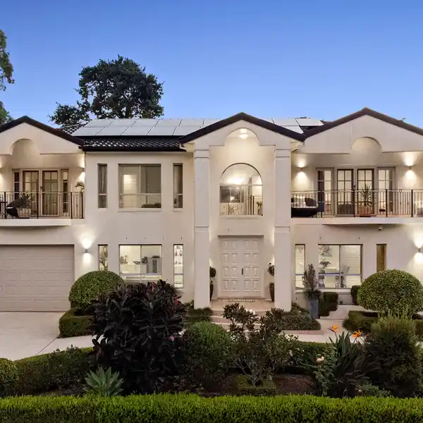 SPECTACULAR FIVE BEDROOM HOME IN NORTH ROCKS