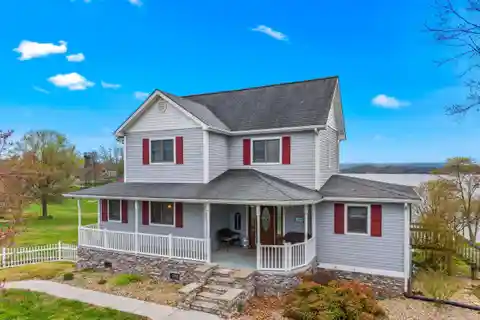 Timeless Charm with Updates on Douglas Lake