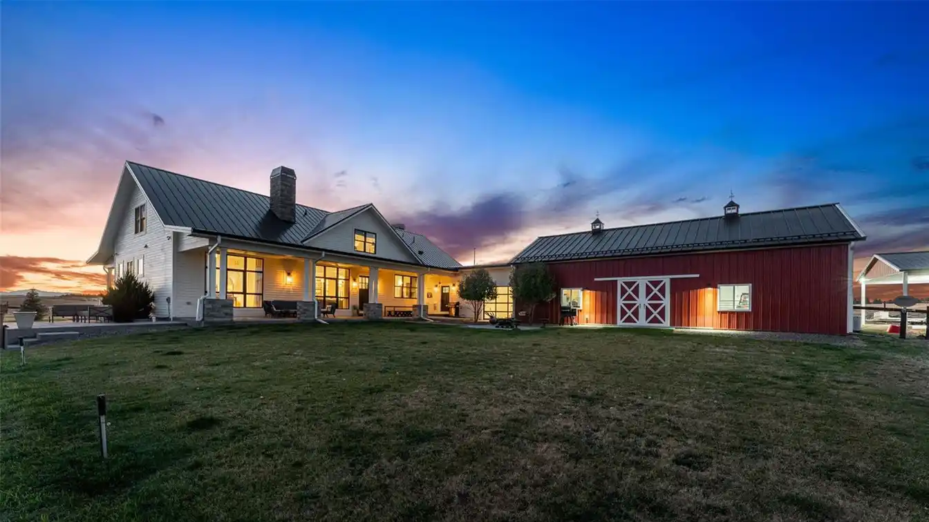 Luxury Country Living with Panoramic Views