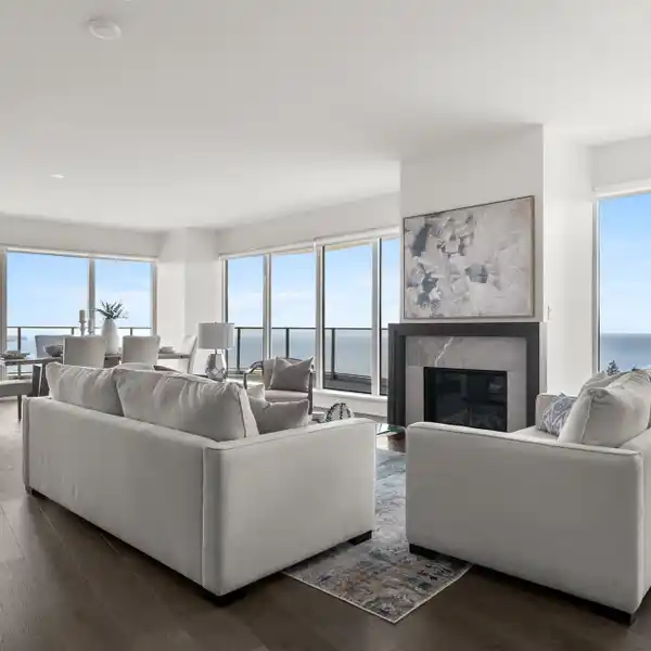 LUXURY HIGH-RISE LIVING WITH BREATHTAKING PANORAMIC VIEWS