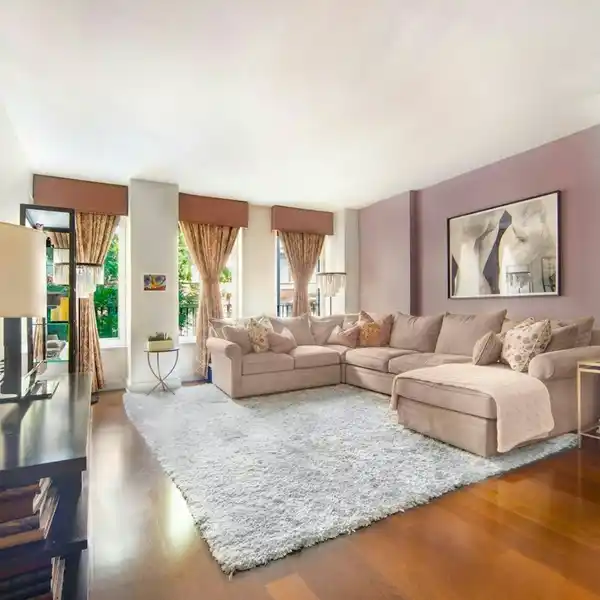 GRACIOUS RESIDENCE IN THE LINDEN 78