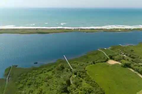 Waterfront Retreat with Panoramic Views and Private Beach