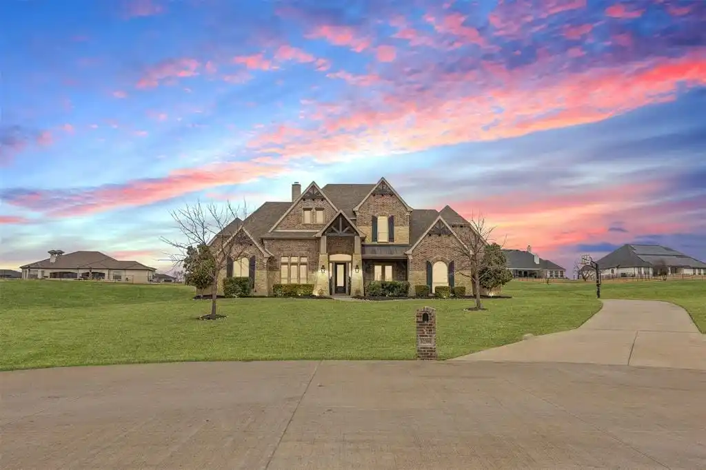 Gorgeous Home in Exclusive Gated Bella Ranch