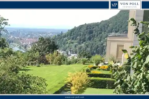 Living in the Castle Hotel: Sunny Apartment with a Dream View